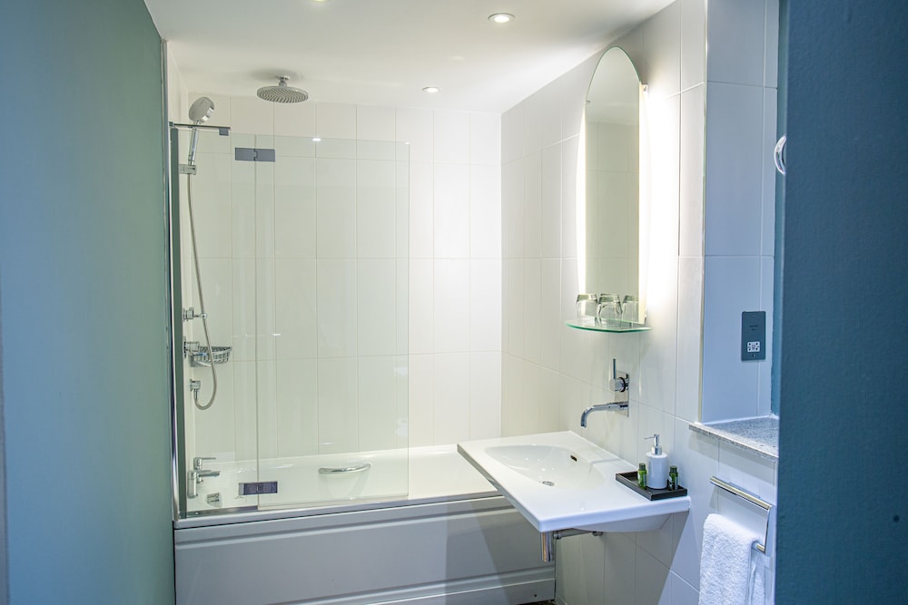 Standard Double Room - Photo 9