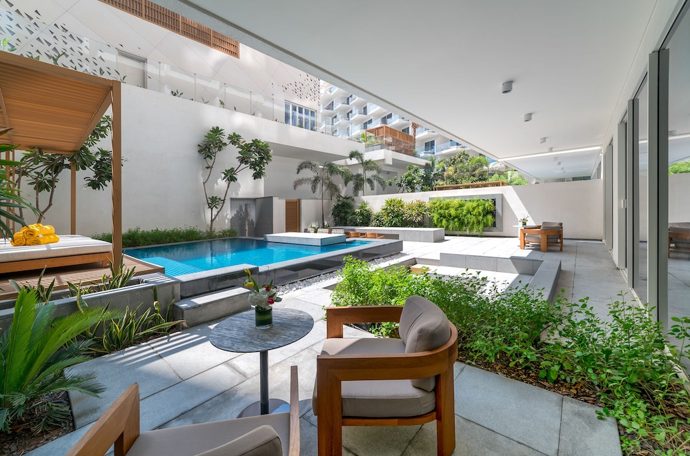 4 Bed | Duplex W/Pool, Including New Year Gala Dinner & Party