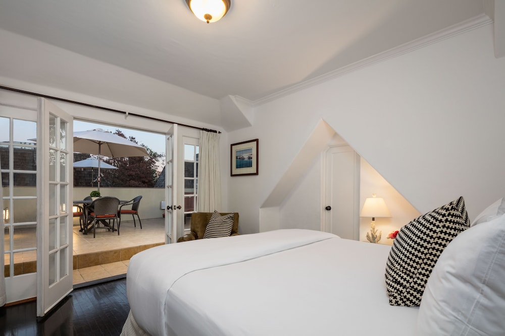 Suite, 2 Bedrooms (Clark, Gloria, or Valentino) photo 2