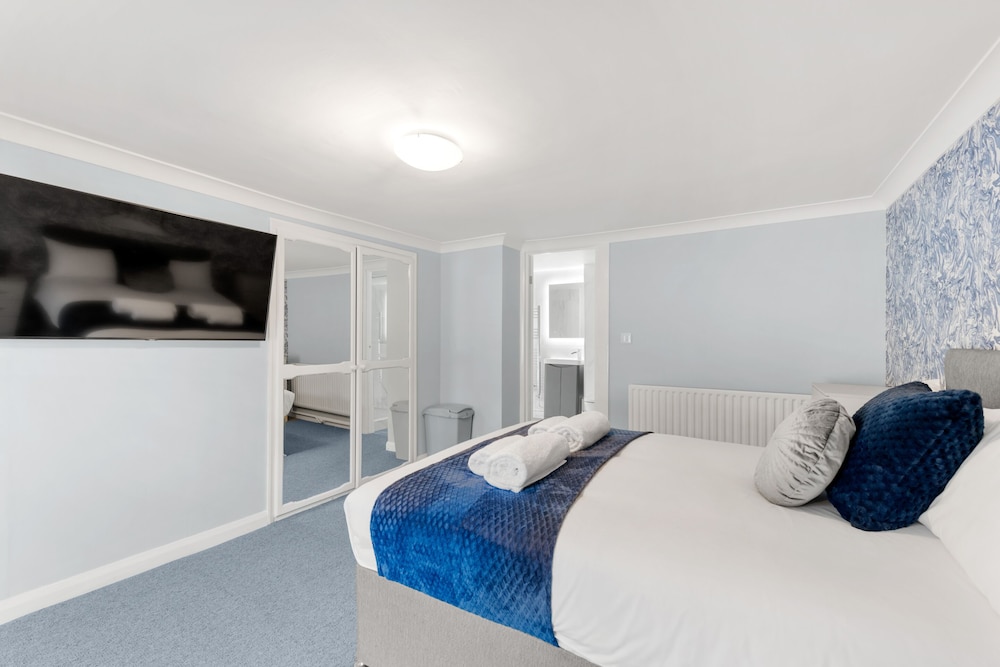Room, 2 Queen Beds (Mobility Accessible, Tub) - Photo 2