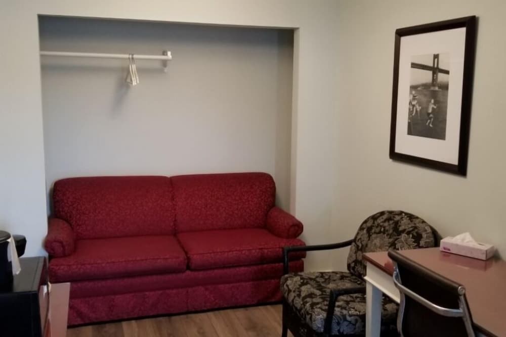 Standard Room, 2 Queen Beds, Non Smoking photo 2