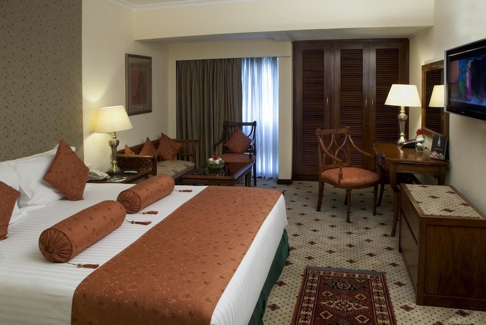 Avari World Traveller Room photo 2
