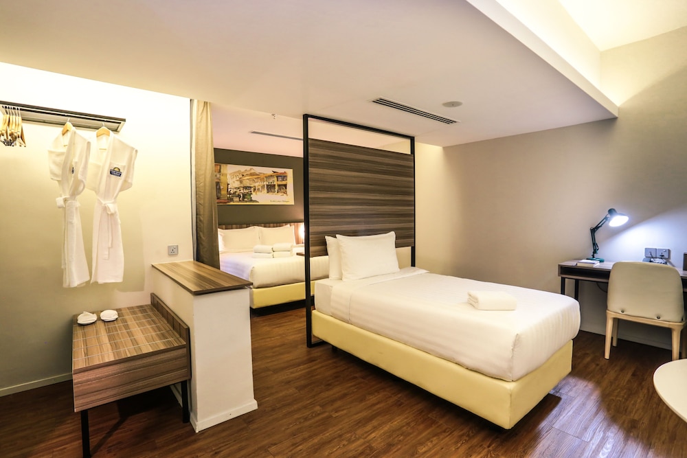 Family Triple Room, Multiple Beds, Non Smoking photo 2