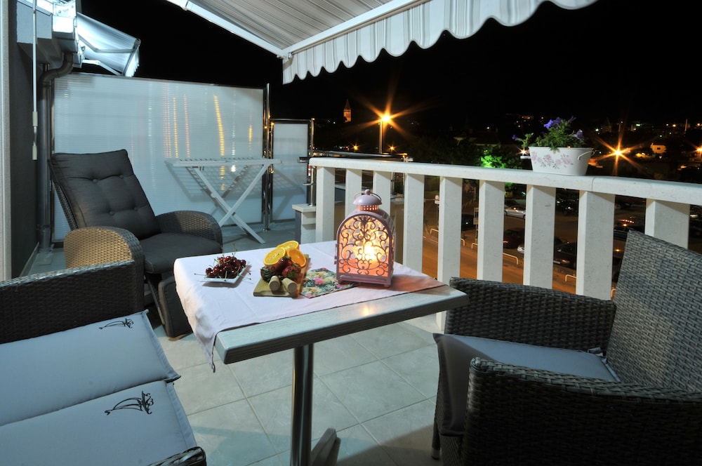 Double Room, Balcony - Photo 13