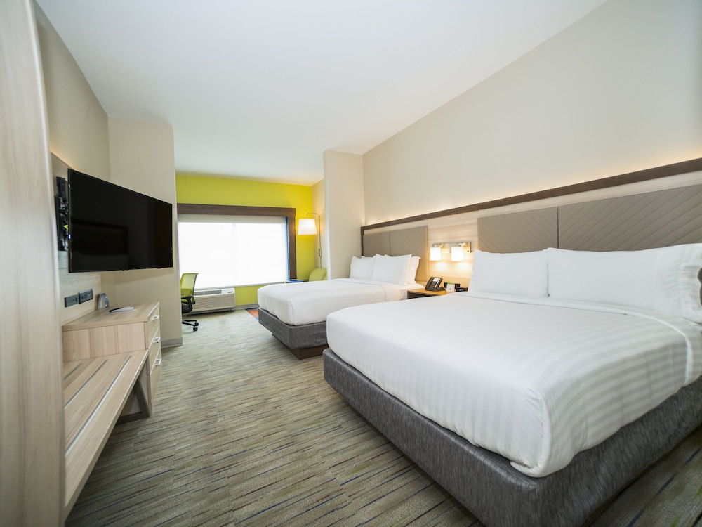 Suite, Multiple Beds photo 2