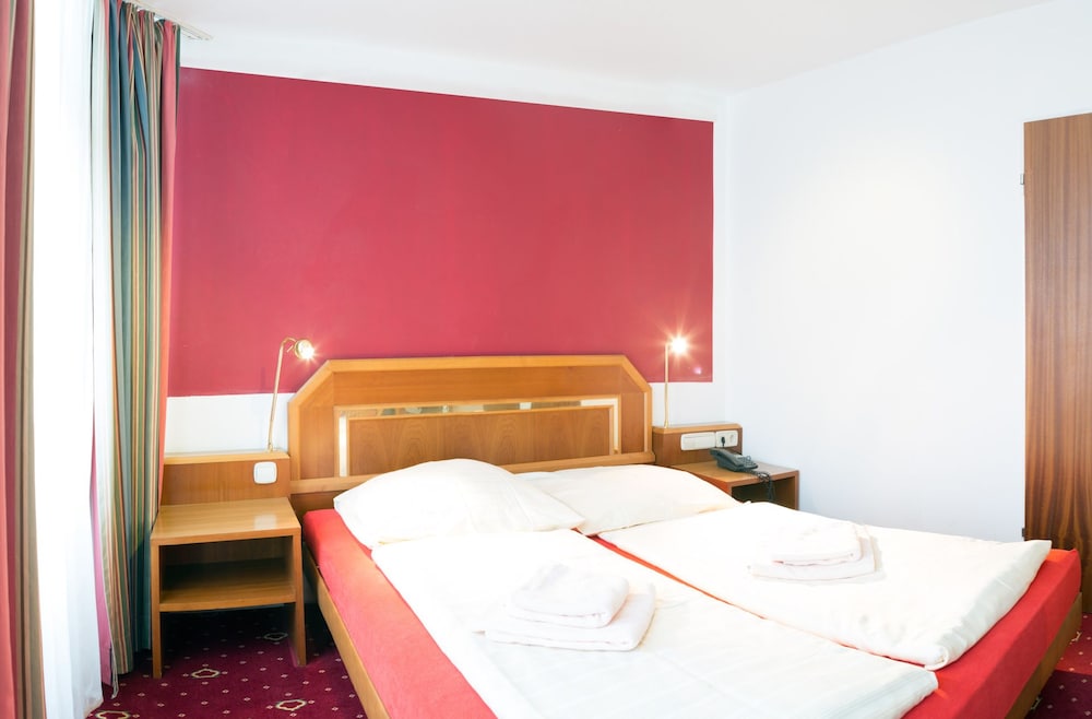 Basic Double Room