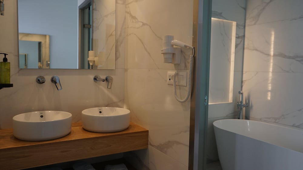 Junior Suite - Photo 11