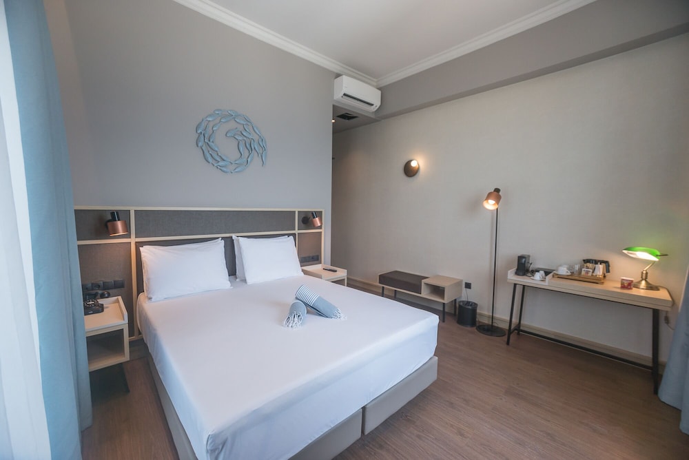 Superior Double Room, Sea View - Photo 11