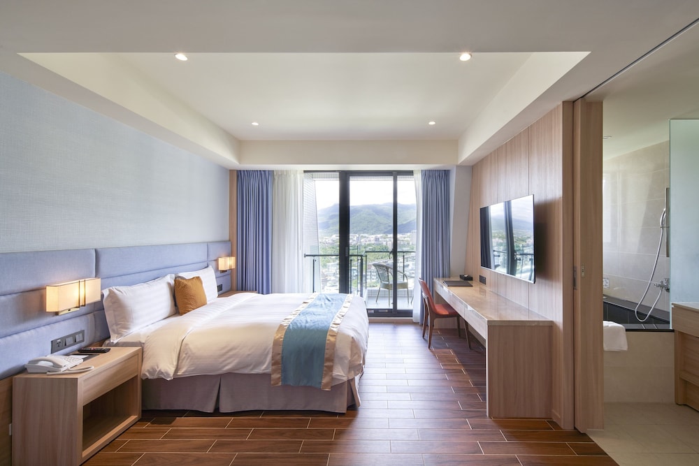 Mountain View Elite Room