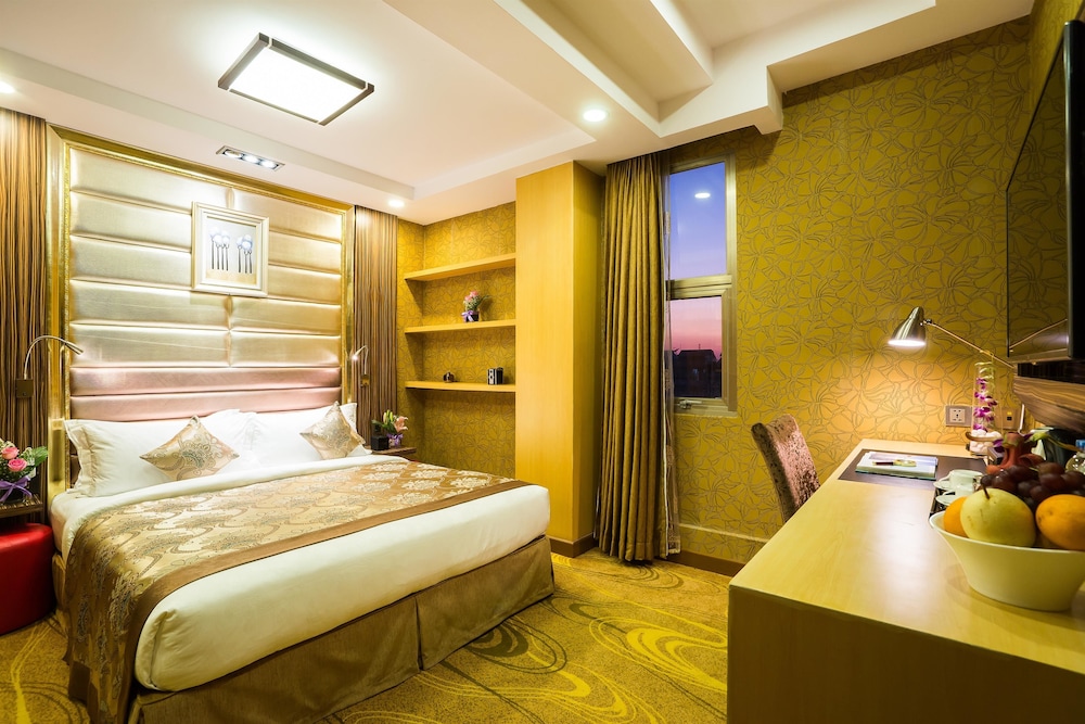 Deluxe Room, 1 Queen Bed, Non Smoking, City View photo 3