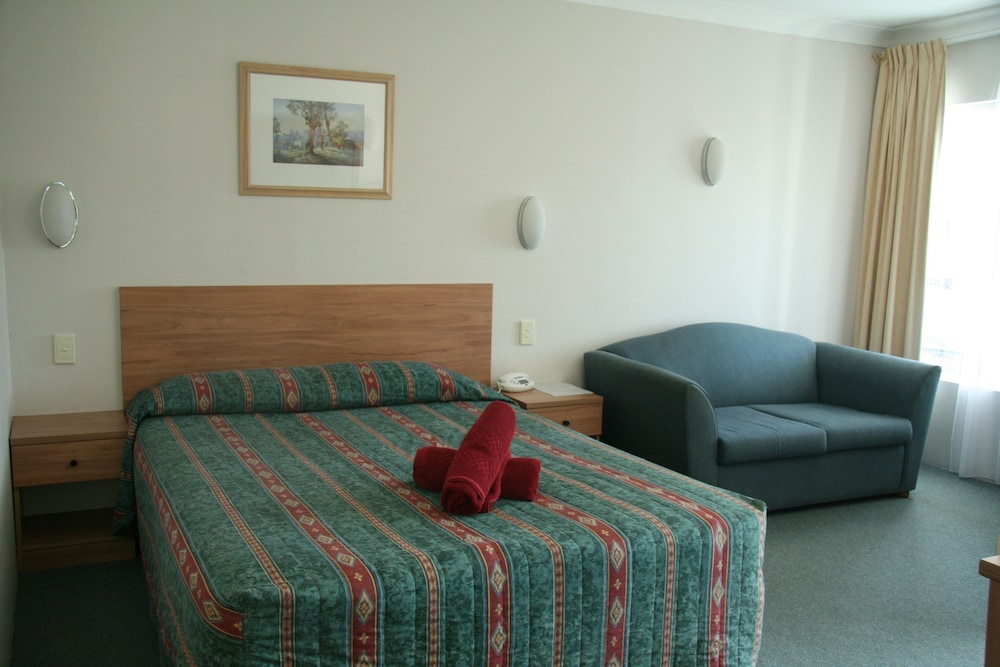 Queen Room photo 1