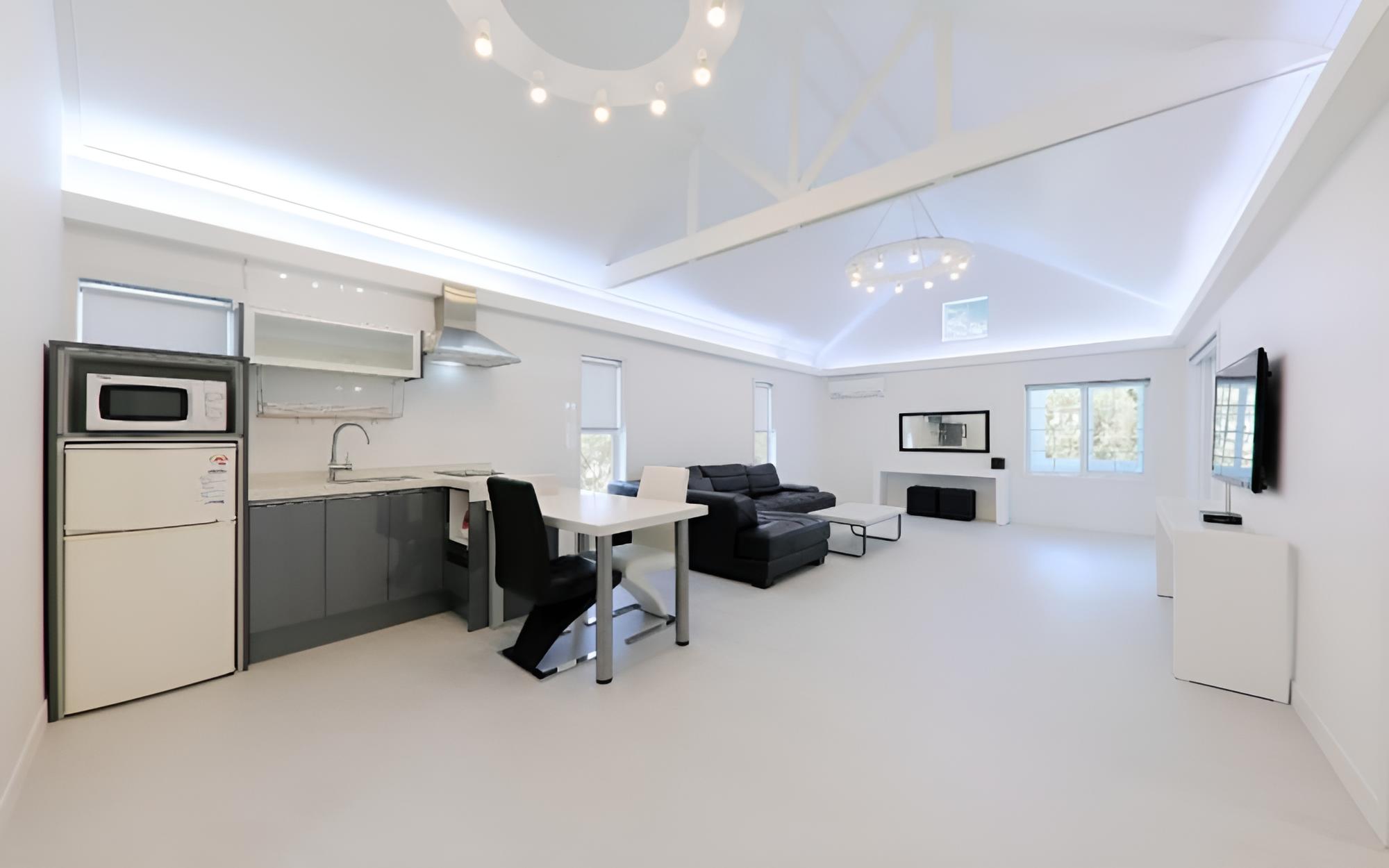Room (Unshared House (Jetted Spa)) - Photo 5