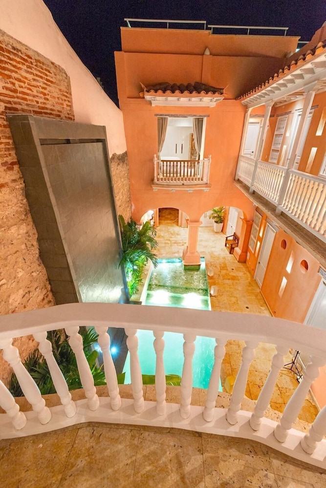 Premium Room, Balcony, Courtyard View photo 3