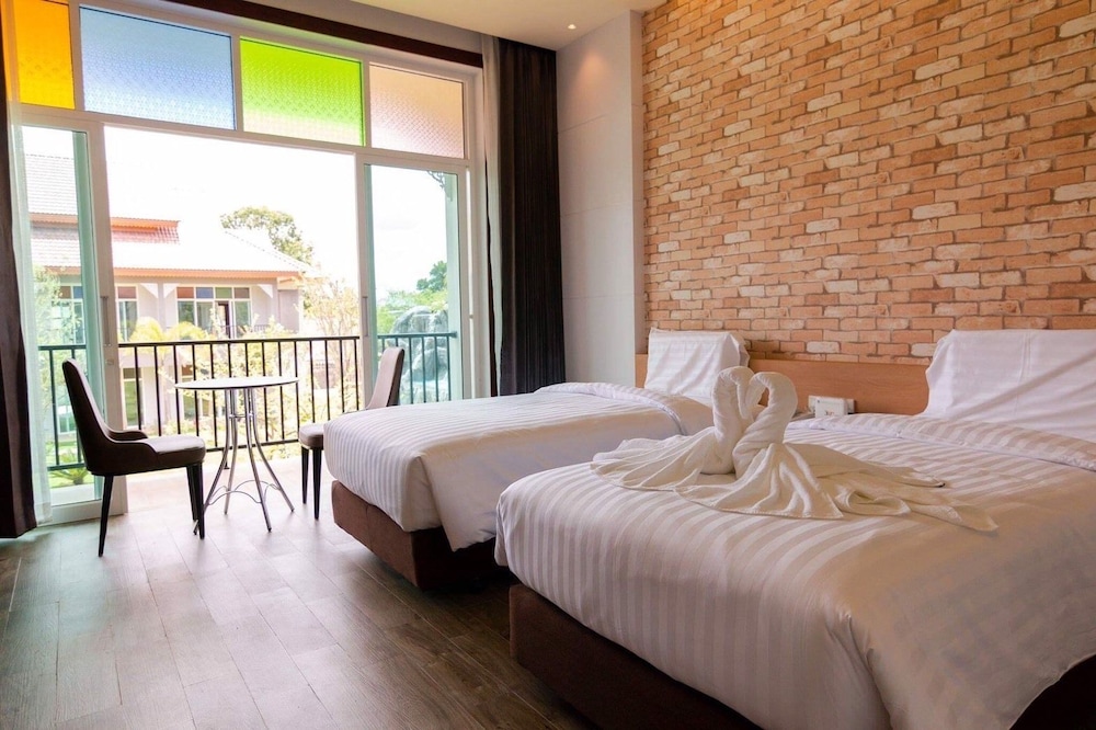 Deluxe Twin Room - Photo 6