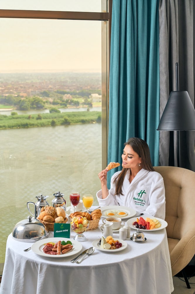 Suite, 1 Bedroom, Smoking (Nile View) thumbnail 6