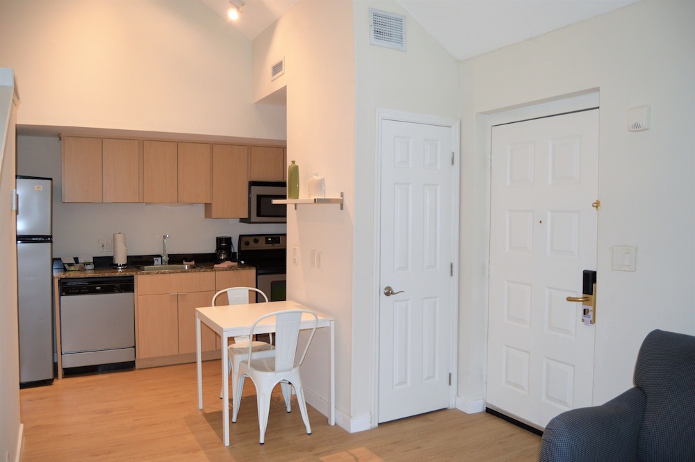 Doral Inn & Suites Miami Airport West — photo 76