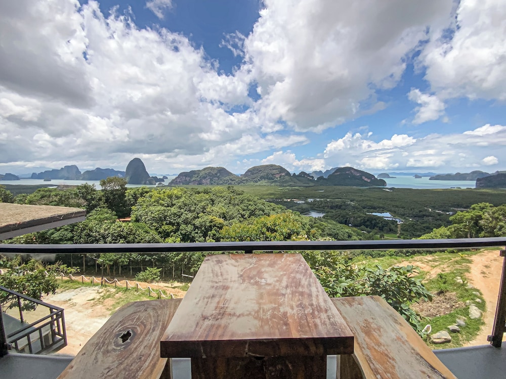 Superior Panorama with Balcony - Photo 6