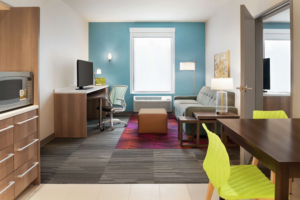 Suite, 1 Queen Bed, Accessible (Hearing) - Photo 3