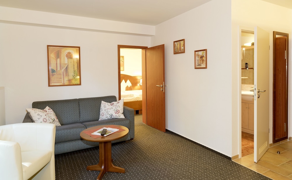 Suite, Non Smoking photo 3