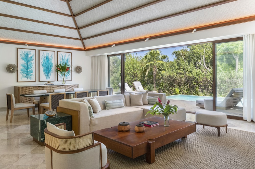 La Tortuga Suite, 1 King Bed, Private Pool, View
