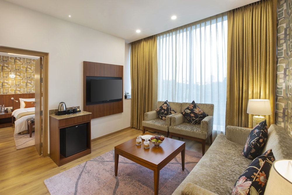 Deluxe Suite - Photo 3