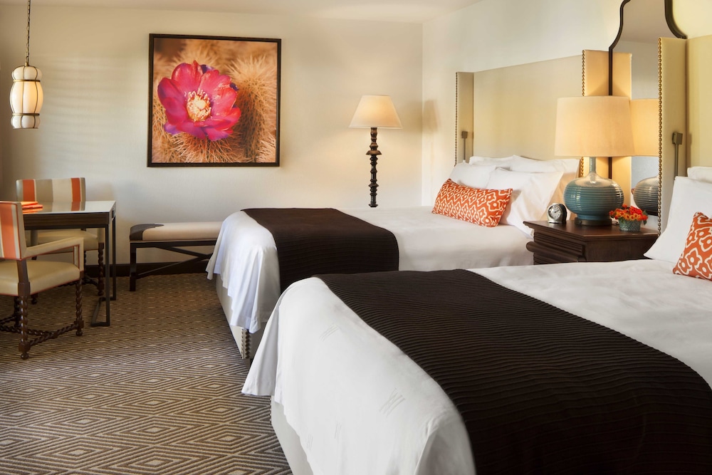 Room, 2 Queen Beds, Air conditioning, Mountain View - Photo 3