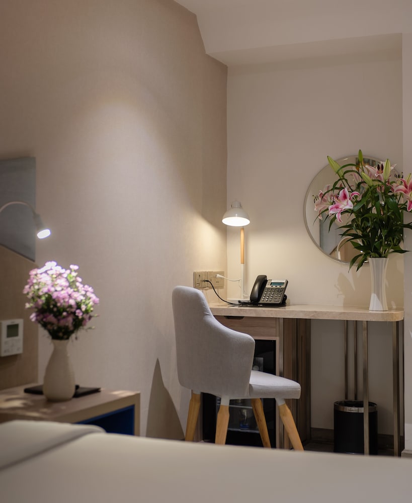 Family Room - Photo 11