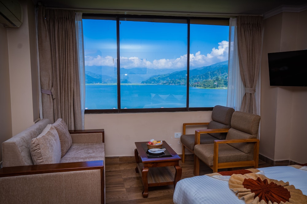 Standard Suite, Lake View - Photo 10