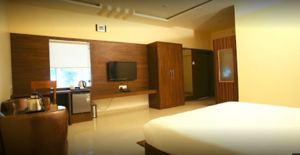 Executive Room, City View