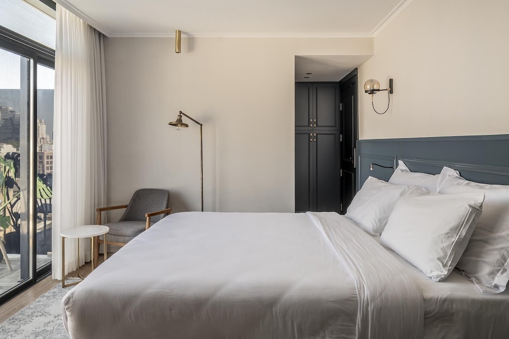 Deluxe Room - Photo 1