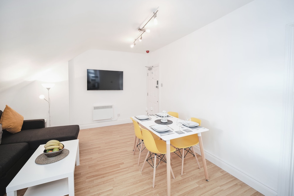 Deluxe Apartment photo 2