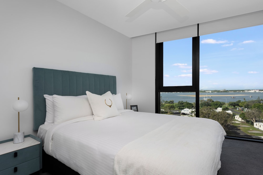 Three Bedroom Two Bathroom Water View Apartment