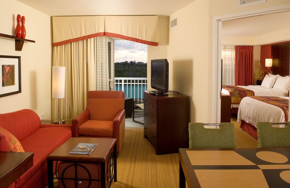 1 Bedroom Suite, 2 Queen, Sofa bed, Balcony - Photo 10