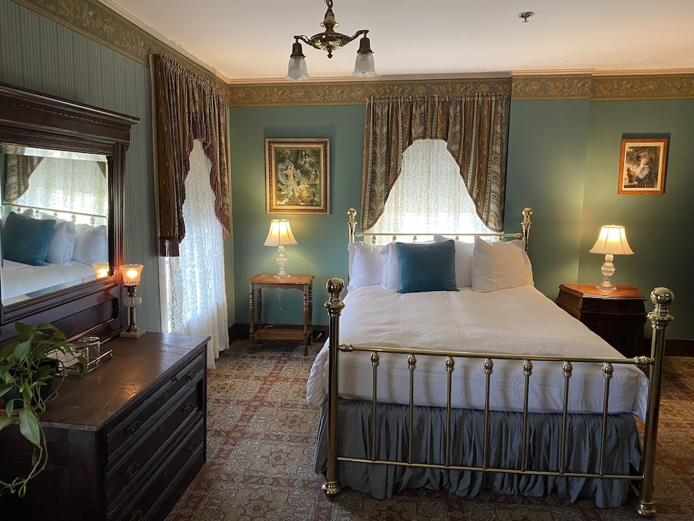 Deluxe Room, 1 Queen Bed (Tenny) photo 2
