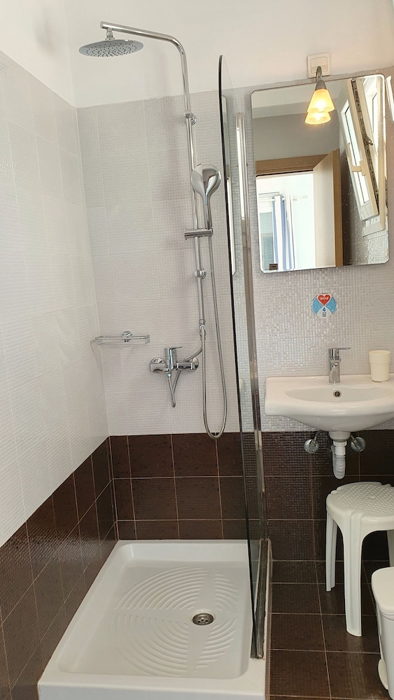 Basic Double or Twin Room photo 3