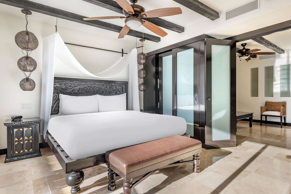 Junior 1 King Suite With Balcony