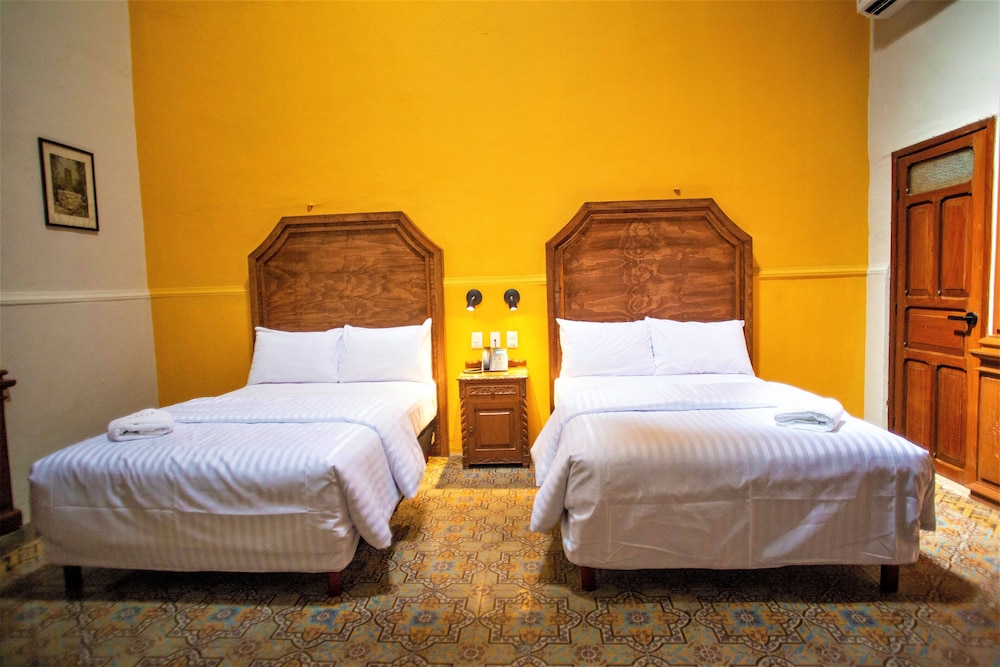 Superior Double Room, 2 Double Beds thumbnail 5