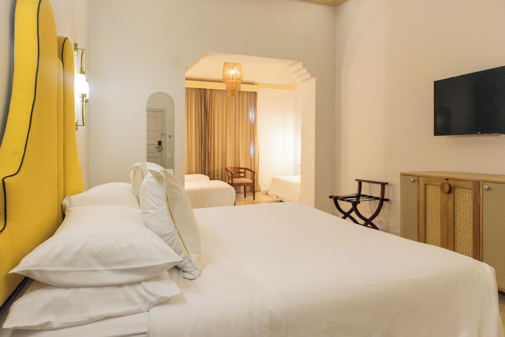 Room, Multiple Beds, Non Smoking - Photo 2