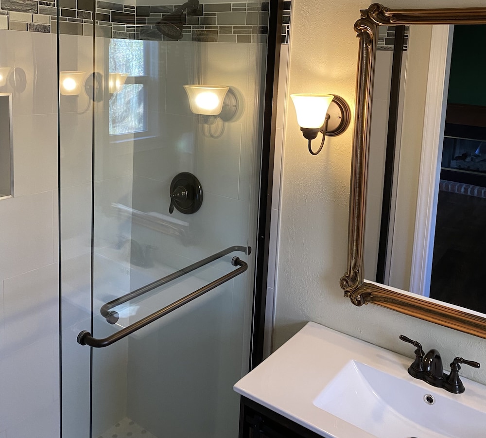 Carriage House Suite photo 2