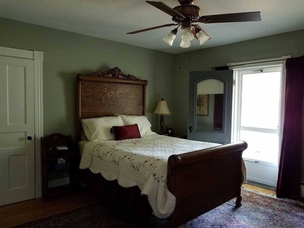 Room, Balcony (#1)