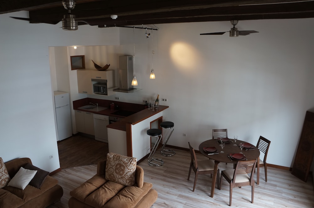 Duplex, Kitchenette, Mezzanine