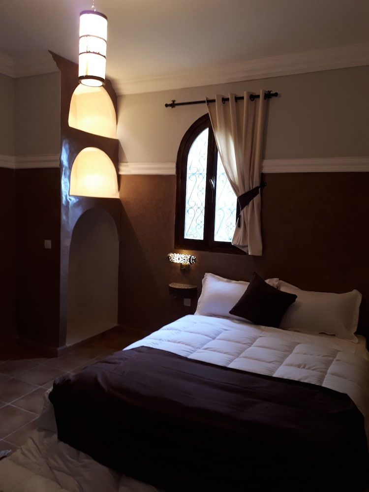Superior Double Room, Ensuite, Pool View photo 3