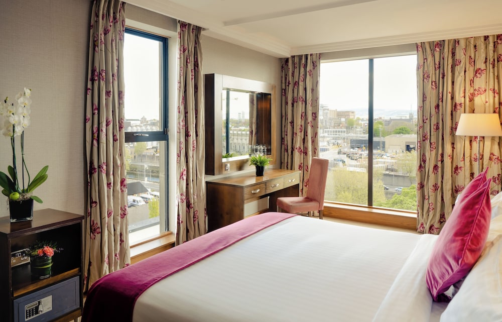 Deluxe Room, 1 King Bed - Photo 9