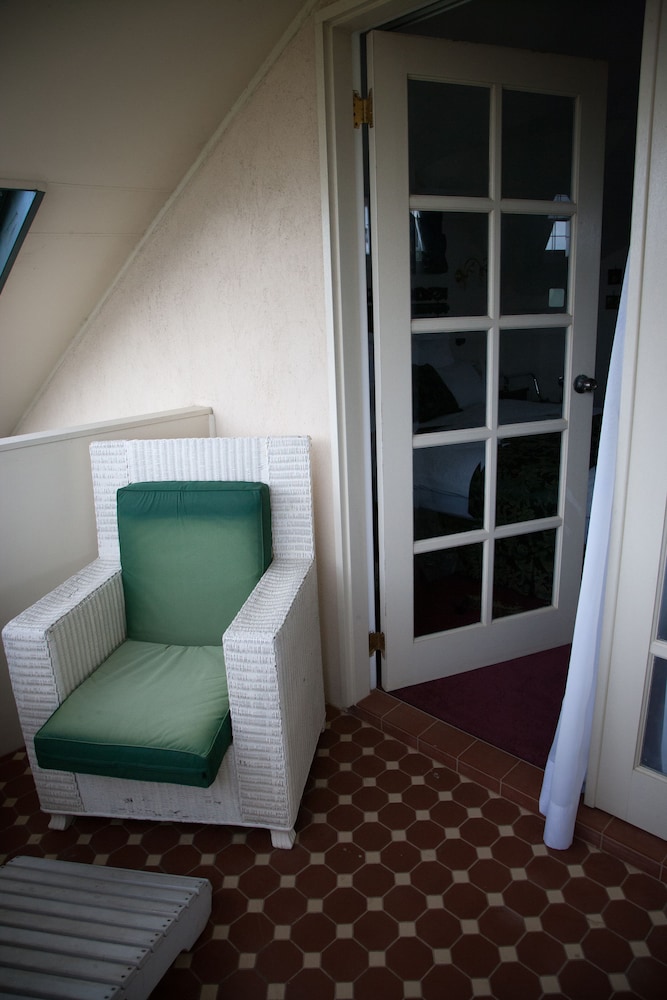 Arbour Room photo 3