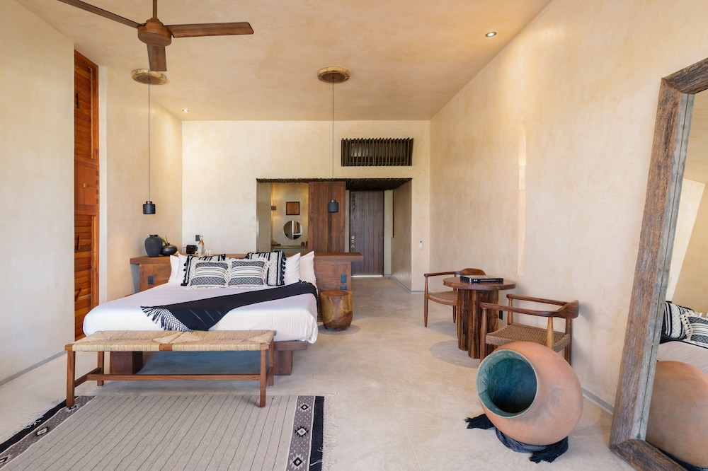 Suite Ground Floor Ocean Front - Photo 2