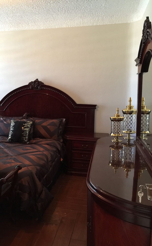 Junior Room, 1 Queen Bed (4k) photo 1