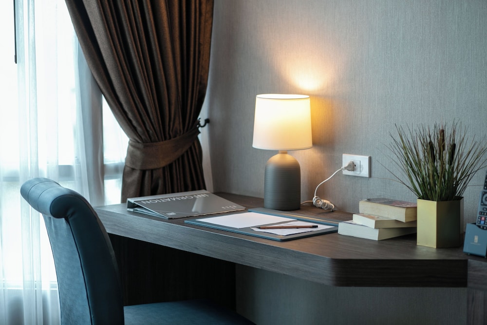 Grand Suite Airport View - Photo 3