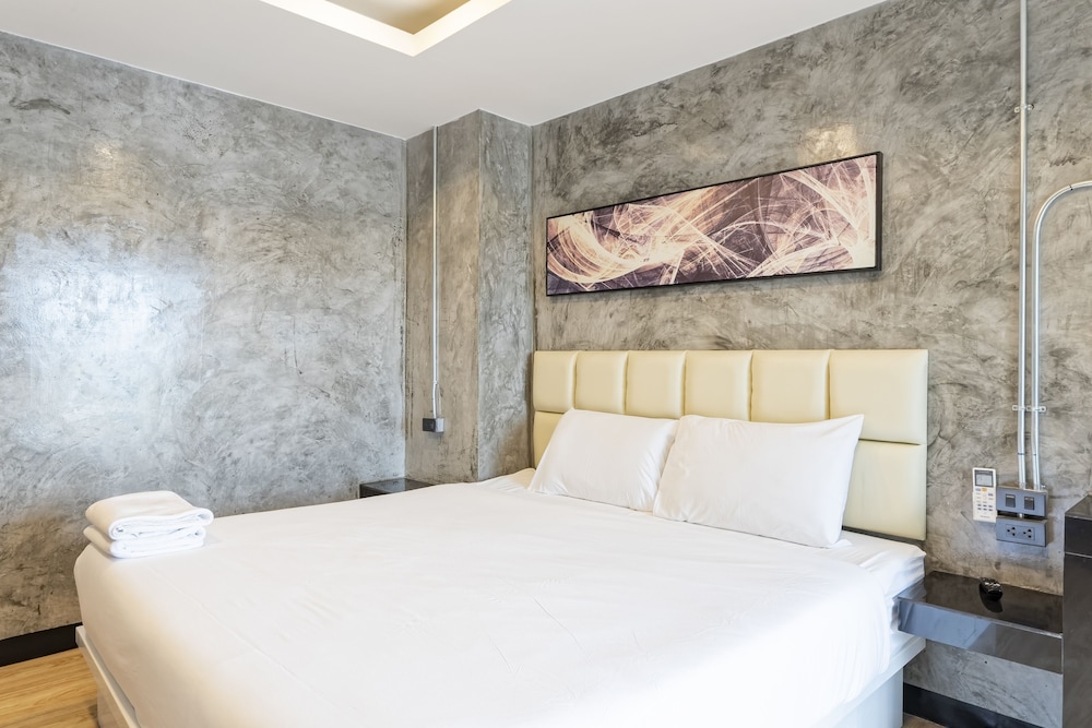 Deluxe Double Room - Photo 8