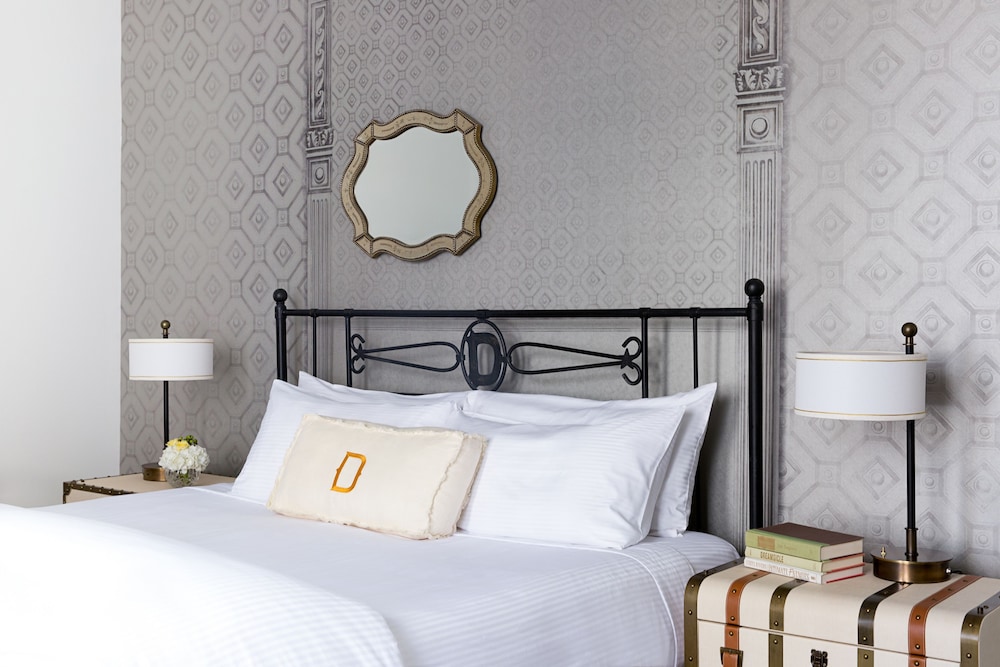 Room, 1 King Bed - Photo 16