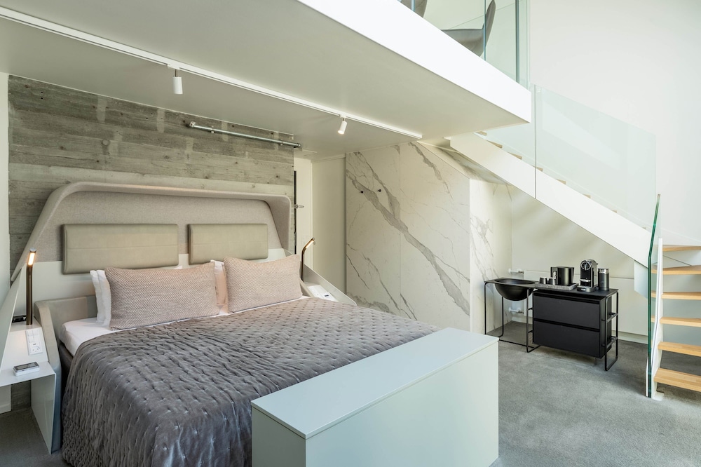 Penthouse Suite photo 2